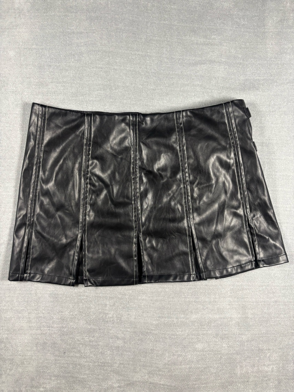 SHEIN Black Faux Leather Paneled Mini Skirt